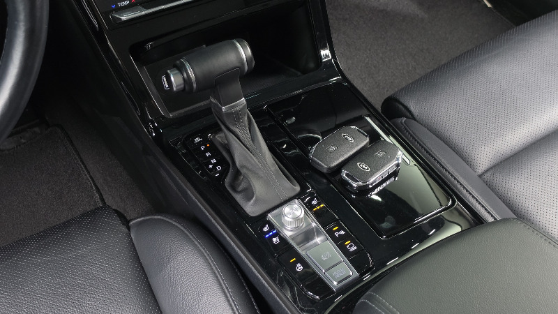 car KIA K7 id341021 photo #9