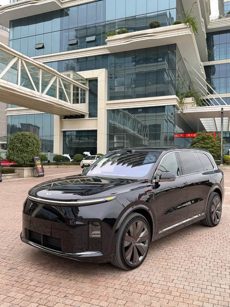 car LiXiang L9 id341220 main photo