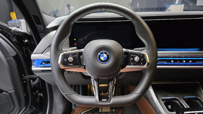 car BMW i7 id342181 photo #13