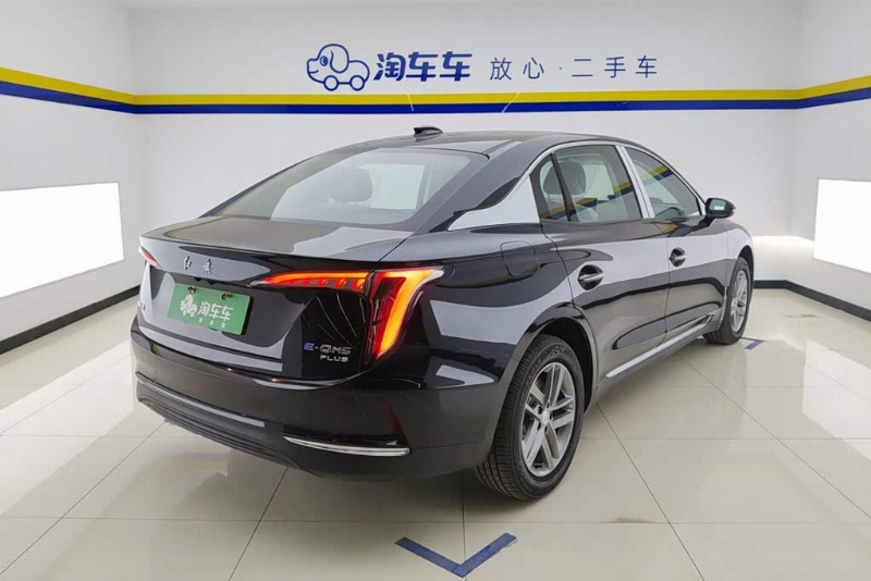 car Hongqi E-QM5 id342828 photo #3