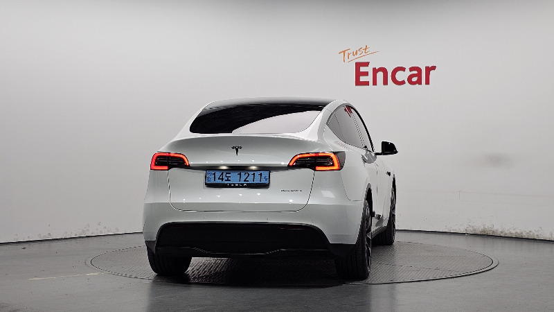 car Tesla Model Y id343337 photo #4