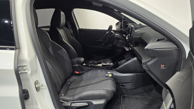 car Peugeot e-208 id343348 photo #26