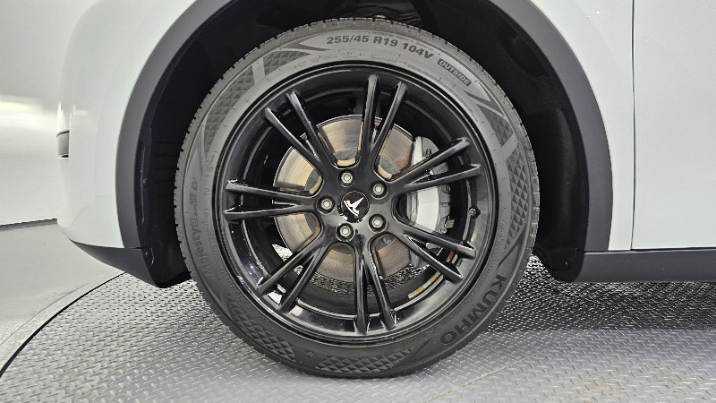 car Tesla Model Y id343361 photo #5