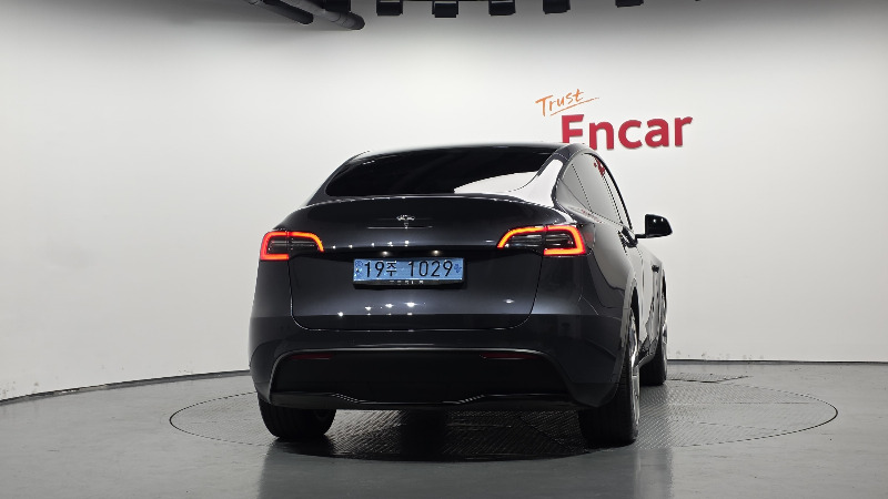 car Tesla Model Y id343364 photo #4