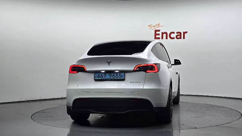 car Tesla Model Y id343397 photo #4