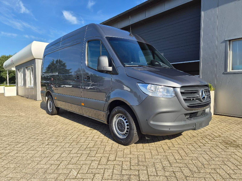 car Mercedes Sprinter id345018 main photo
