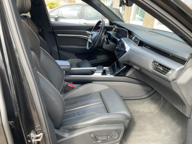 car Audi e-tron id345596 photo #11