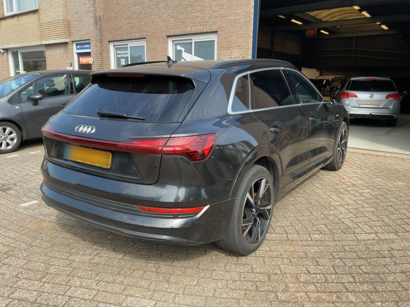 car Audi e-tron id345596 photo #6