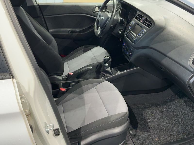 car Hyundai i20 id346032 photo #11