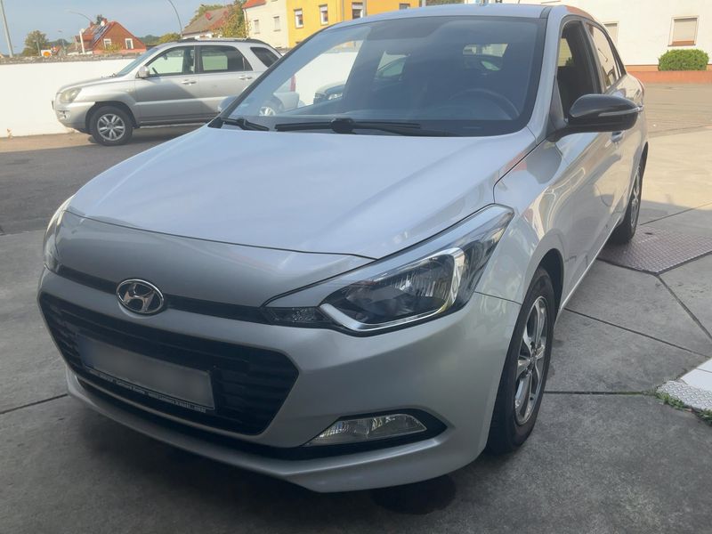 car Hyundai i20 id346077 main photo