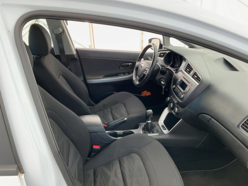 car KIA Ceed id346530 photo #11