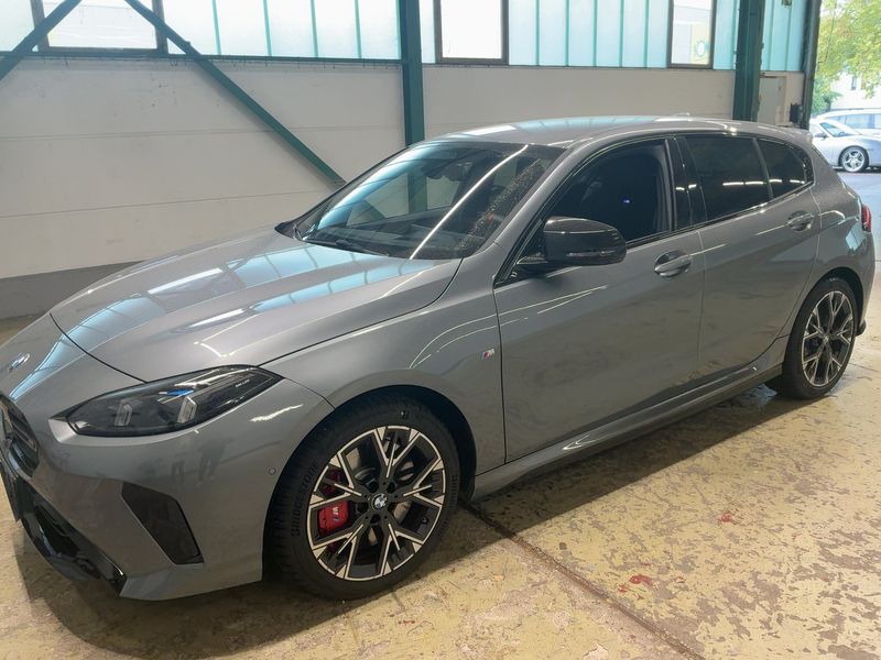 car BMW 1 Series id347130 main photo