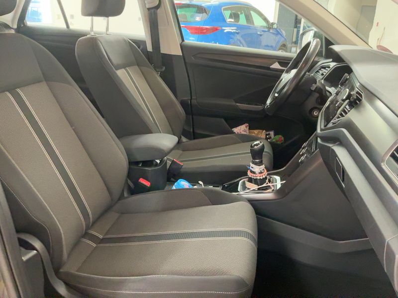 car Volkswagen T-Roc id347372 photo #11