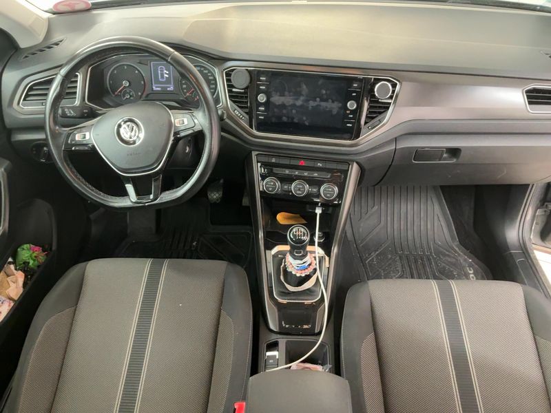 car Volkswagen T-Roc id347372 photo #12
