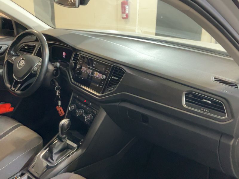 car Volkswagen T-Roc id347398 photo #12