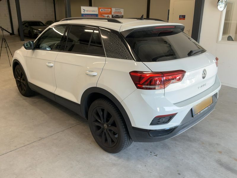 car Volkswagen T-Roc id347530 photo #3