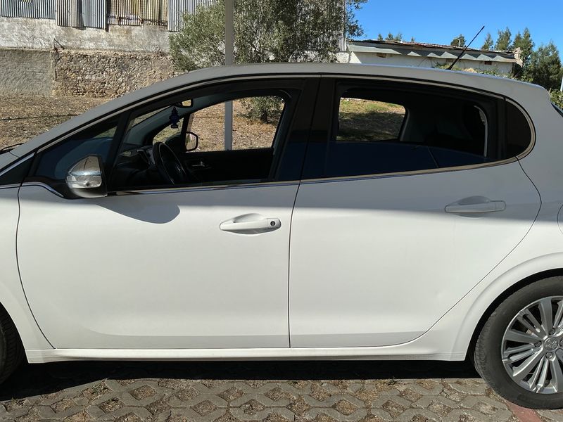 car Peugeot 208 id347691 photo #4