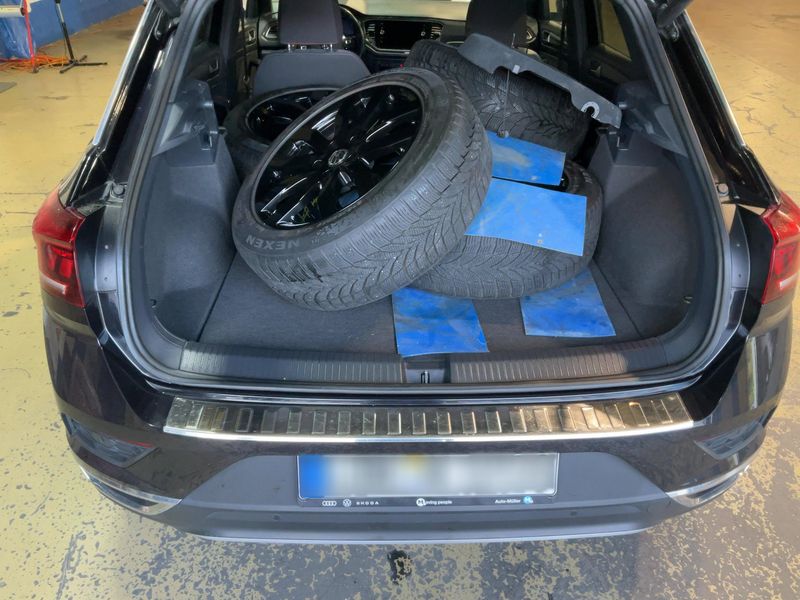 car Volkswagen T-Roc id347729 photo #10