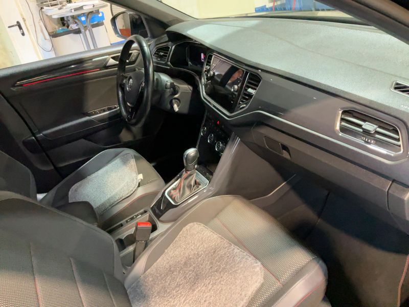 car Volkswagen T-Roc id347729 photo #11