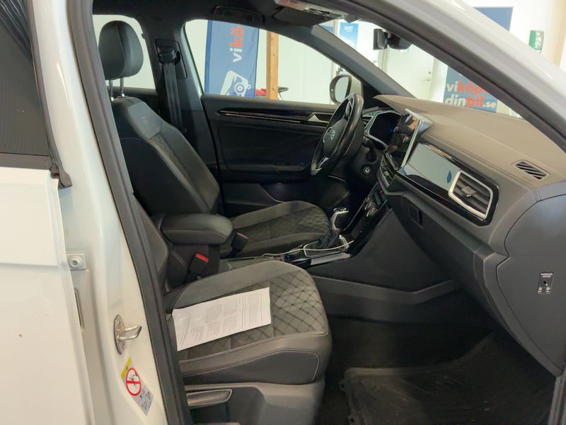 car Volkswagen T-Roc id347751 photo #11