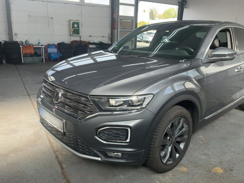 car Volkswagen T-Roc id347790 photo #2
