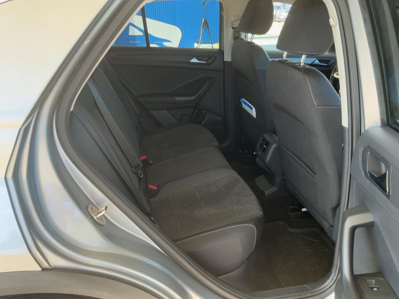car Volkswagen T-Roc id347792 photo #14