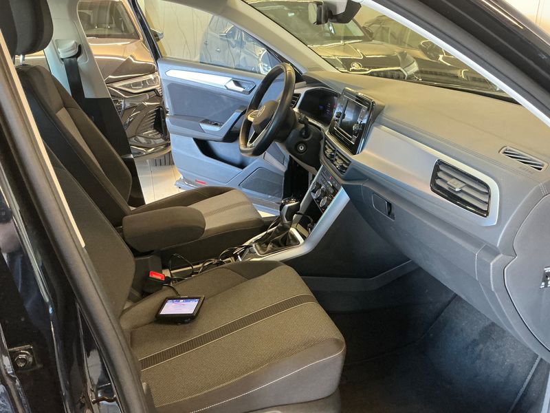 car Volkswagen T-Roc id347984 photo #11