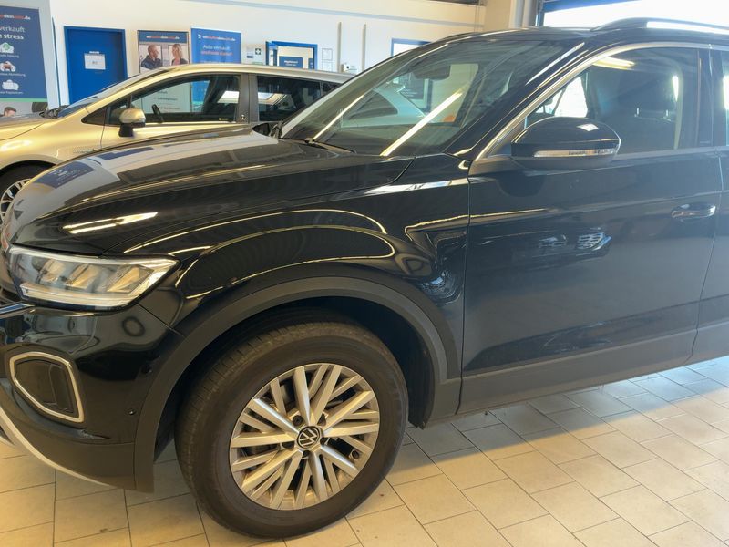 car Volkswagen T-Roc id347984 photo #2