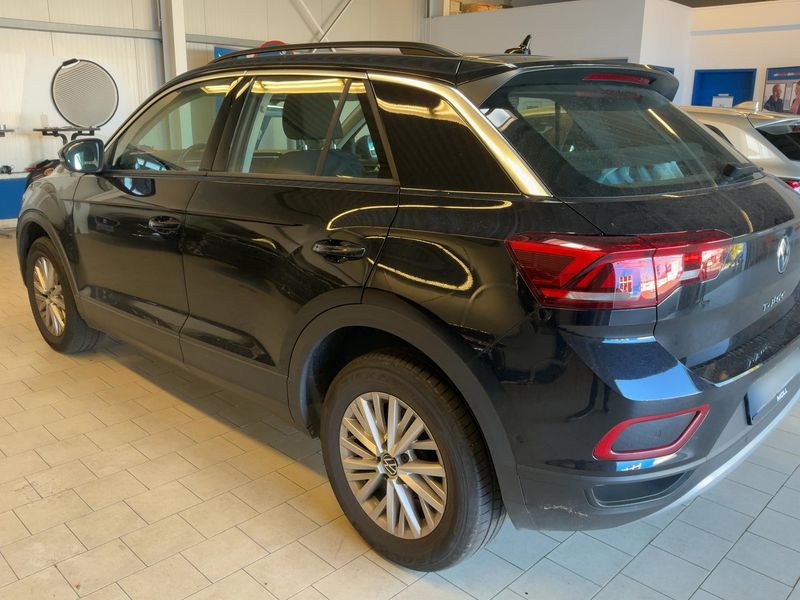 car Volkswagen T-Roc id347984 photo #3