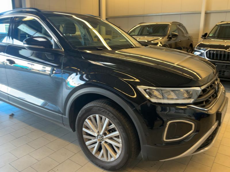 car Volkswagen T-Roc id347984 photo #8