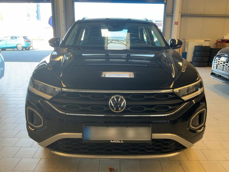 car Volkswagen T-Roc id347984 photo #9