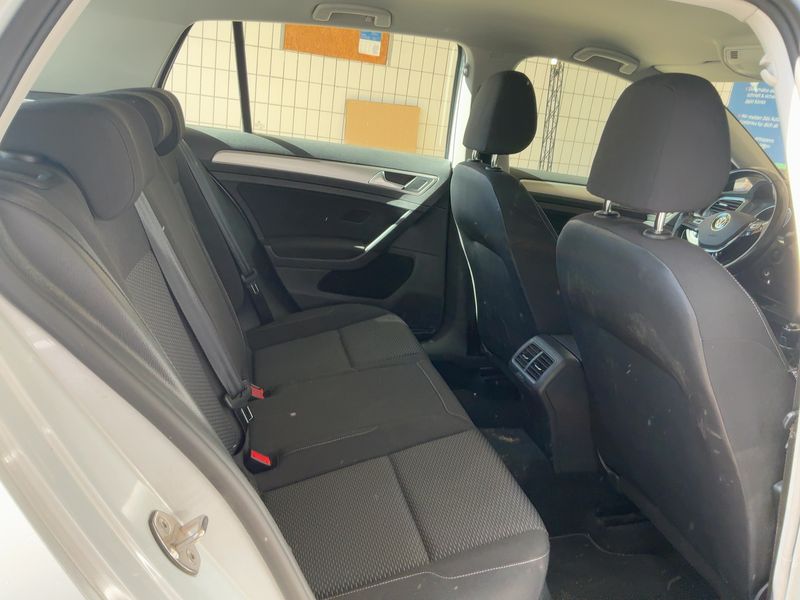 car Volkswagen Golf id348002 photo #14