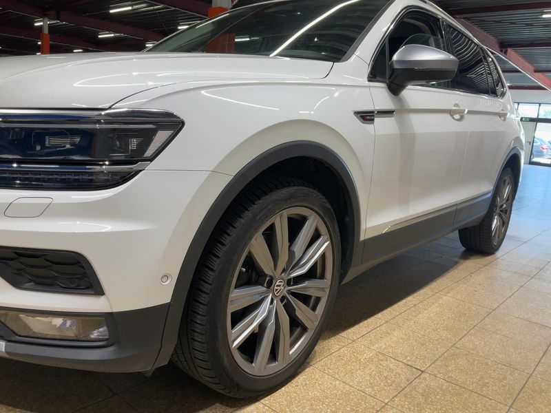 car Volkswagen Tiguan id348005 photo #2