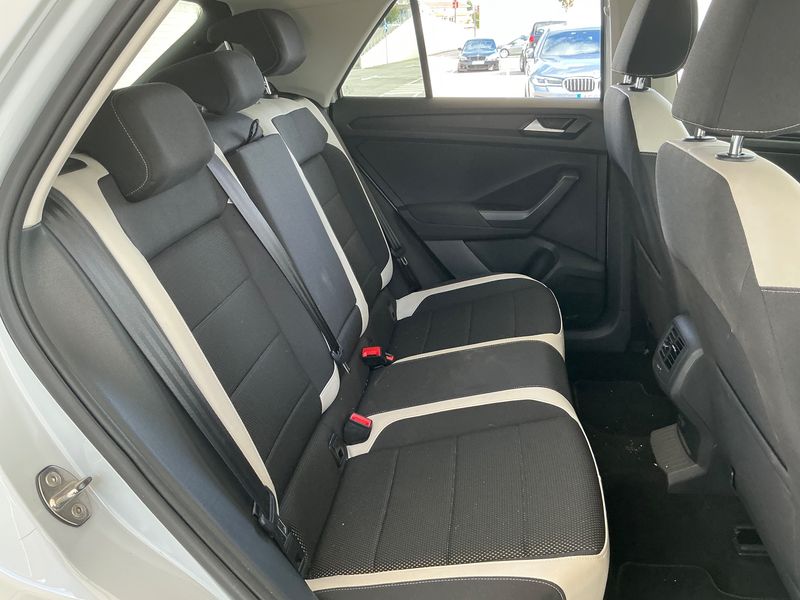 car Volkswagen T-Roc id348011 photo #14