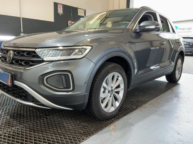 car Volkswagen T-Roc id348016 photo #2