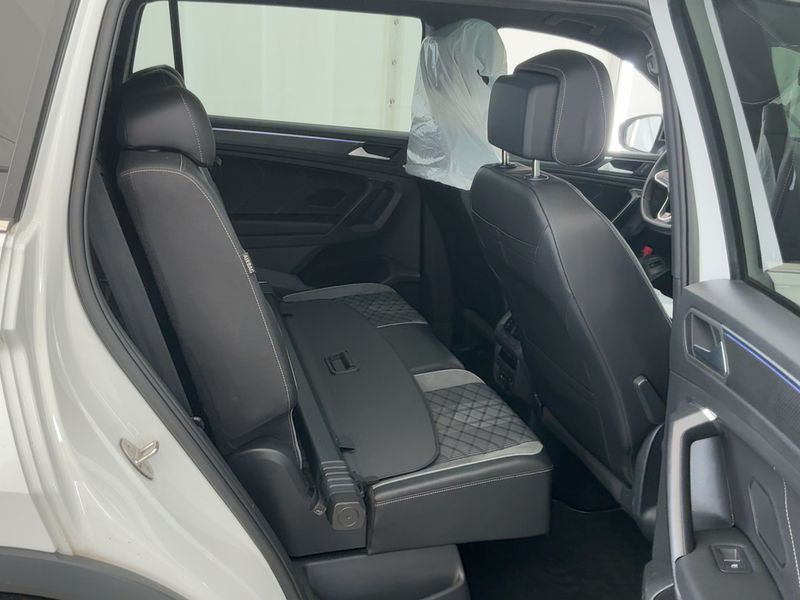 car Volkswagen Tiguan id348032 photo #14