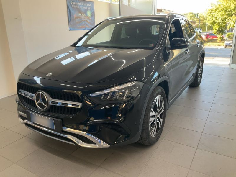 car Mercedes GLA id348110 main photo