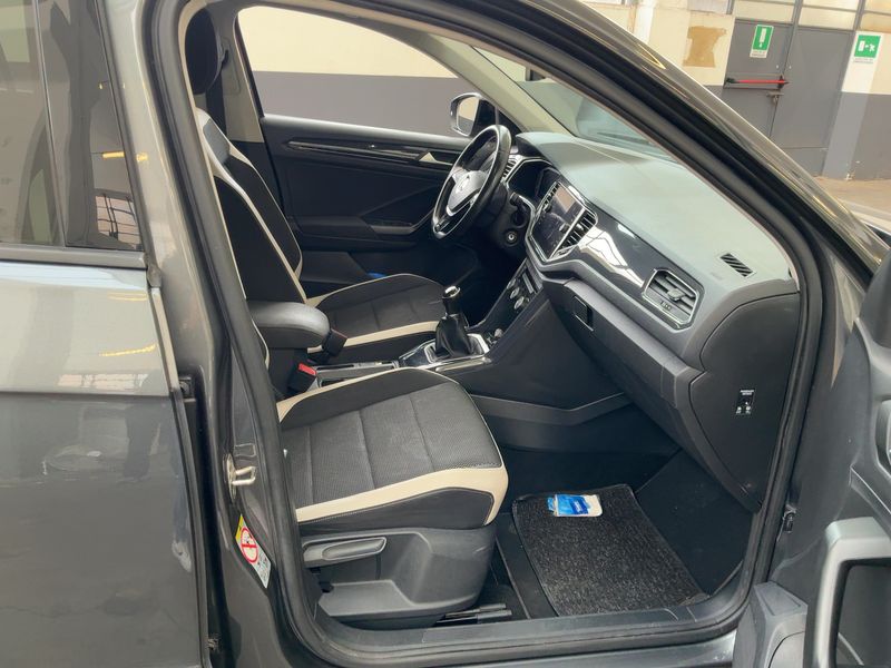 car Volkswagen T-Roc id348232 photo #11