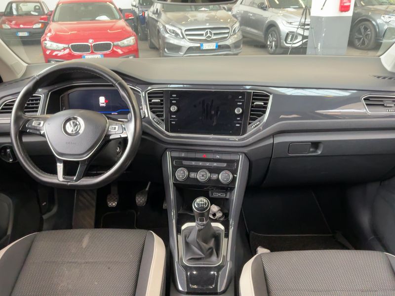 car Volkswagen T-Roc id348232 photo #12