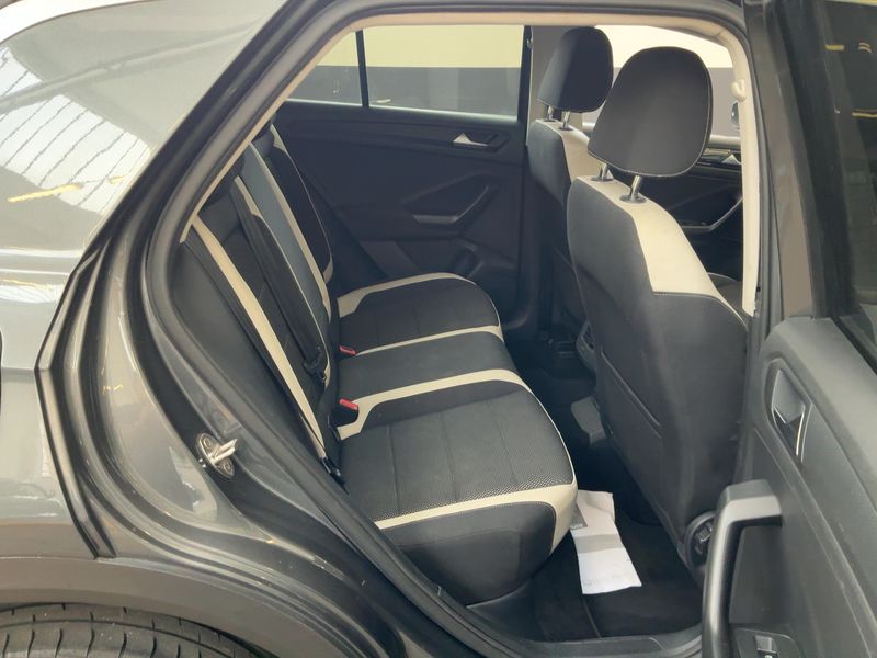 car Volkswagen T-Roc id348232 photo #14