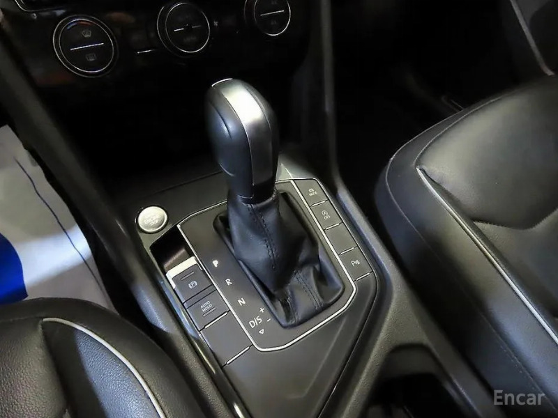 car Volkswagen Tiguan id348322 photo #12