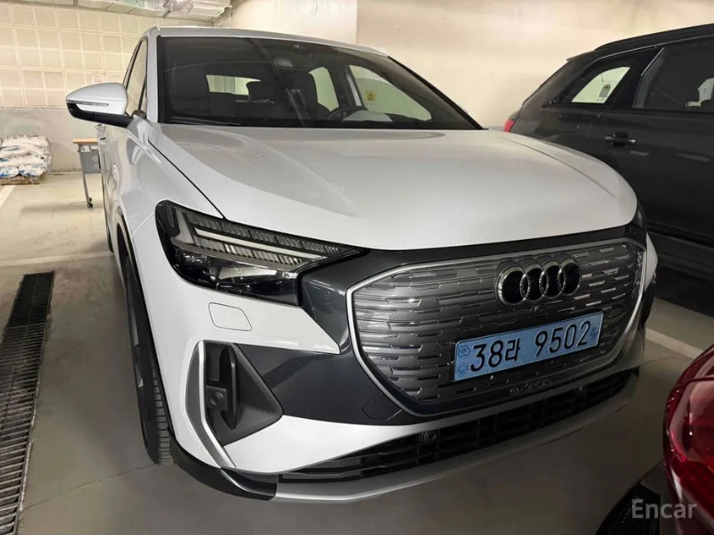 car Audi Q4 e-tron id348364 main photo