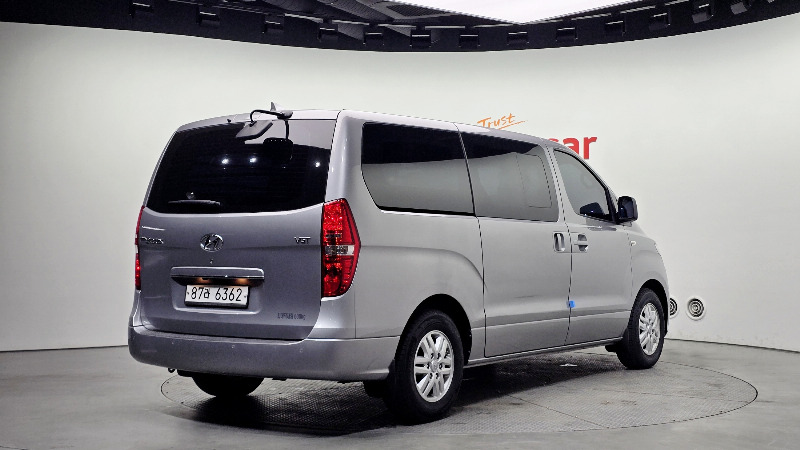 car Hyundai Grand Starex id348416 photo #2