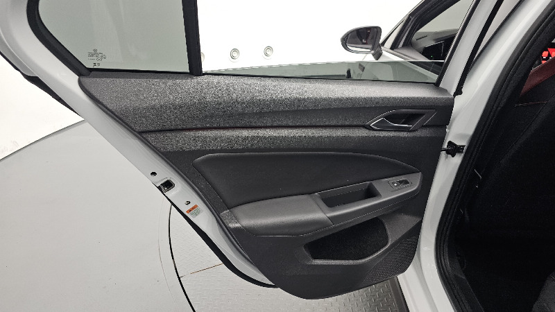 car Volkswagen Golf id348435 photo #25