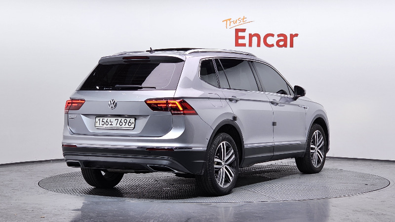 car Volkswagen Tiguan id348436 photo #2