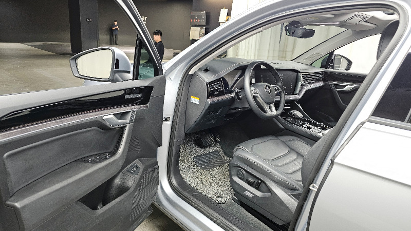 car Volkswagen Touareg id348452 photo #10