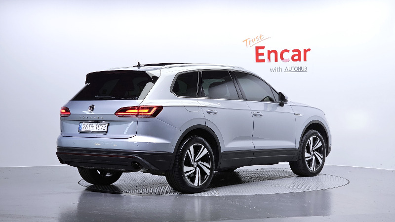 car Volkswagen Touareg id348452 photo #2