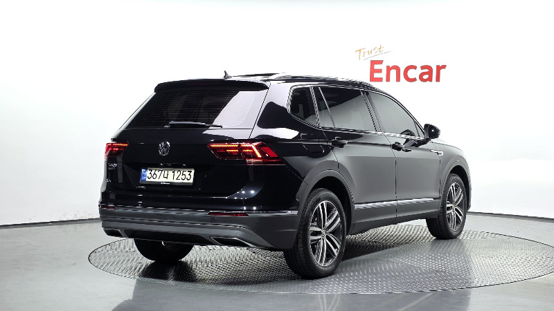 car Volkswagen Tiguan id348475 photo #2