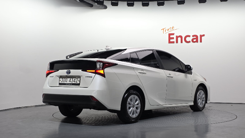 car Toyota Prius id348664 photo #2