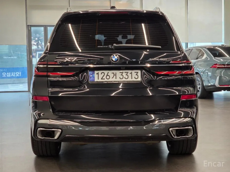 car BMW X7 id348765 photo #4